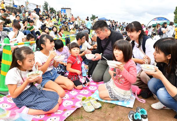 みんなで食べる芋煮は本当に美味しい！！！